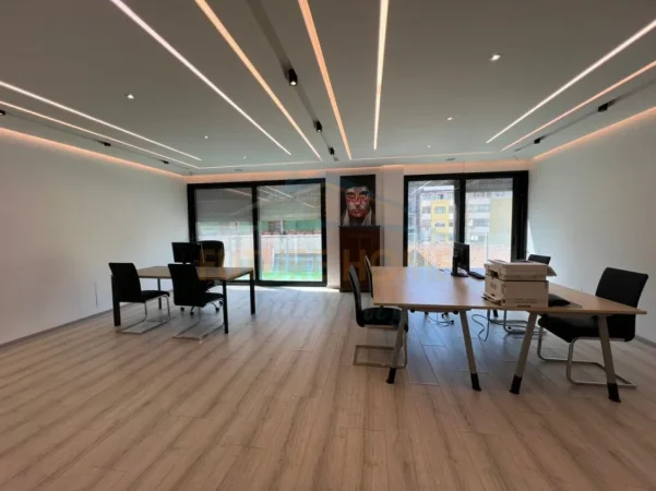 Tirane, shitet apartament 2+1+2 Ballkone, Kati 7, 93 m² 360.000 € (Bllok)  Prane Intesa Sanpaolo Bank