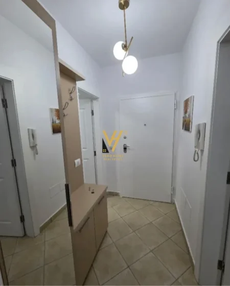 Tirane, jepet me qera apartament 1+1+Ballkon Kati 4, 62 m² 650 € (ISH EKSPOZITA)