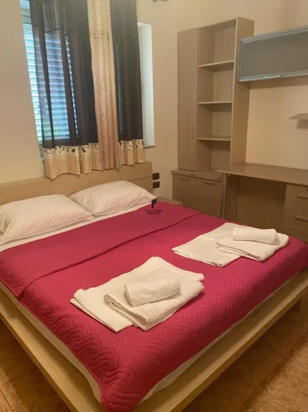 Tirane, jepet me qera apartament 3+1 Kati 2, 117 m² 800 € (RRUGA ELBASANIT)