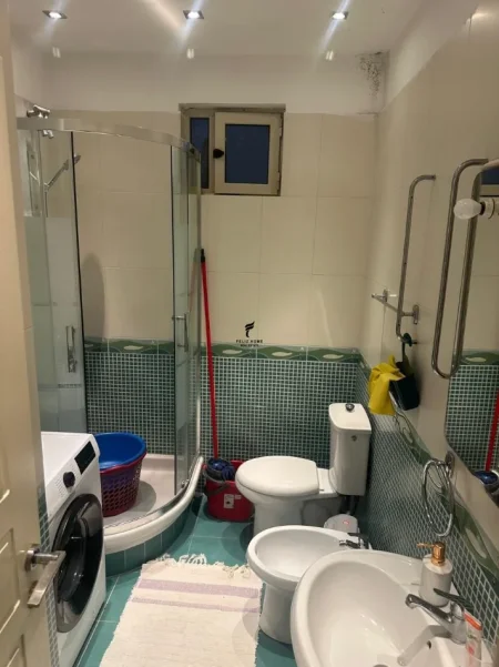 Tirane, jepet me qera apartament 3+1 Kati 2, 117 m² 800 € (RRUGA ELBASANIT)