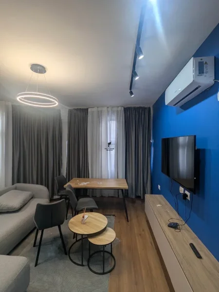 Tirane, jepet me qera apartament 1+1 Kati 2, 85 m² 700 € (ZOGU I ZI)