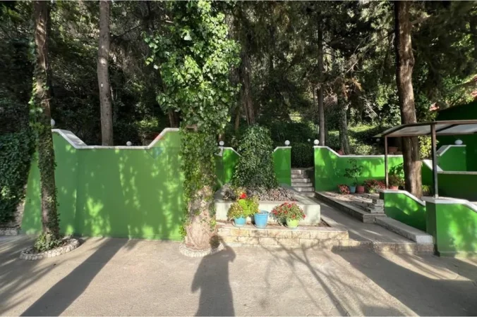 Vlore - Lungomare, jepet me qera bar-resorant , 420 m² (Rruga Aleksander Moisiu, Vlore)