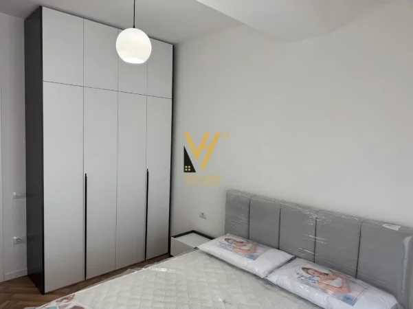 Tirane, jepet me qera apartament 1+1+Ballkon Kati 3, 570 m² 570 € (YZBERISHT)