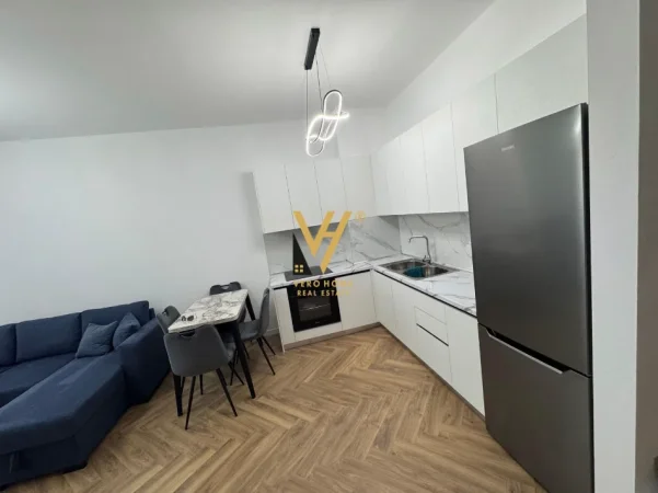 Tirane, jepet me qera apartament 1+1+Ballkon Kati 3, 570 m² 570 € (YZBERISHT)