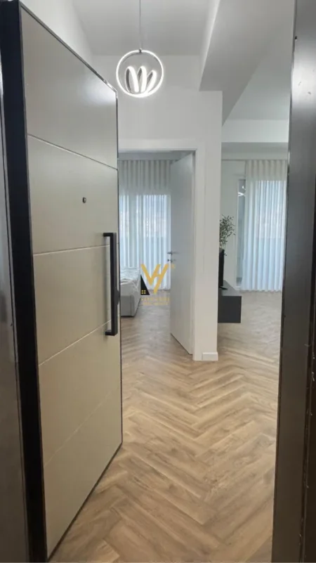 Tirane, jepet me qera apartament 1+1+Ballkon Kati 3, 570 m² 570 € (YZBERISHT)