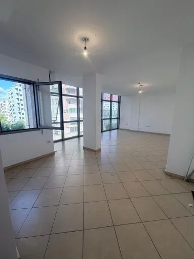 Tirane, shitet apartament 2+1+Aneks+Ballkon Kati 5, 116 m² 320.000 € (rruga e kavajes , 21 dhjetori)