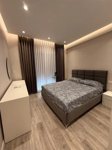 Tirane, jepet me qera apartament 1+1 Kati 1, 70 m² 600 € (ASTIR)