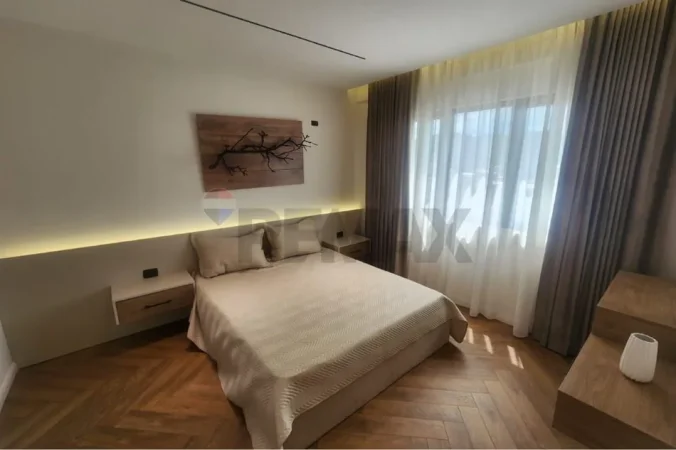 Tirane, shitet apartament 2+1 , 105 m² 250.900 € 