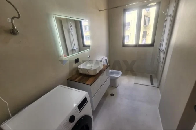 Tirane, shitet apartament 2+1 , 105 m² 250.900 € 