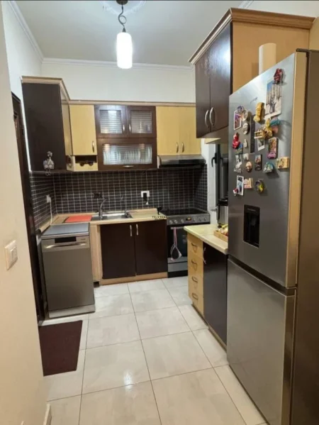 Tirane, jepet me qera apartament 1+1 Kati 4, 66 m² 500 € (SELITE)