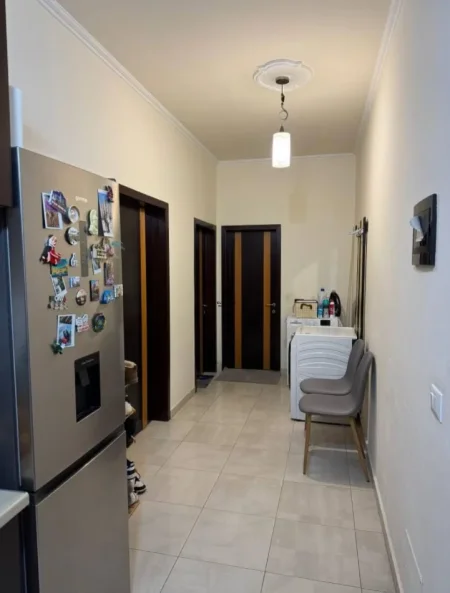Tirane, jepet me qera apartament 1+1 Kati 4, 66 m² 500 € (SELITE)