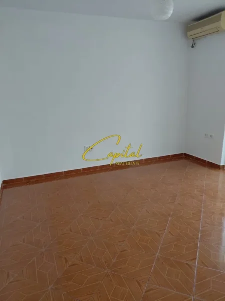 Tirane, jepet me qera apartament 2+1 Kati 3, 70 m² 450 € (RRUGA E KAVAJES)