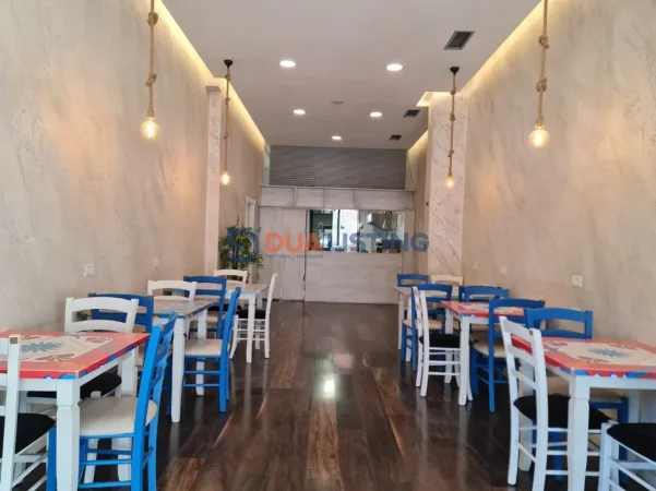 Tirane, jepet me qera bar-kafe Kati 0, 86 m² 1.300 € (komuna e parisit)