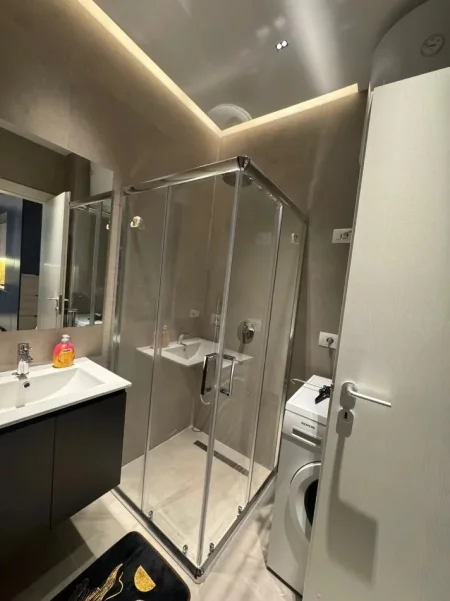 Tirane, jepet me qera apartament 1+1 Kati 6, 65 m² 700 € (Bulevardi i Ri)