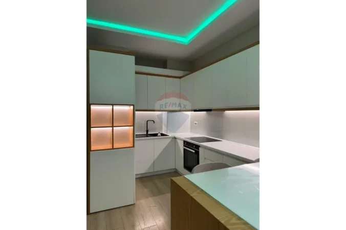 Tirane, jepet me qera apartament Kati 3, 92 m² 550 € (Casa Italia)