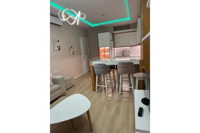 Tirane, jepet me qera apartament Kati 3, 92 m² 550 € (Casa Italia)