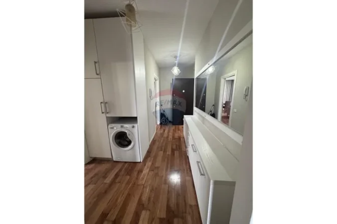 Tirane, jepet me qera apartament 2+1 Kati 9, 120 m² 700 € 