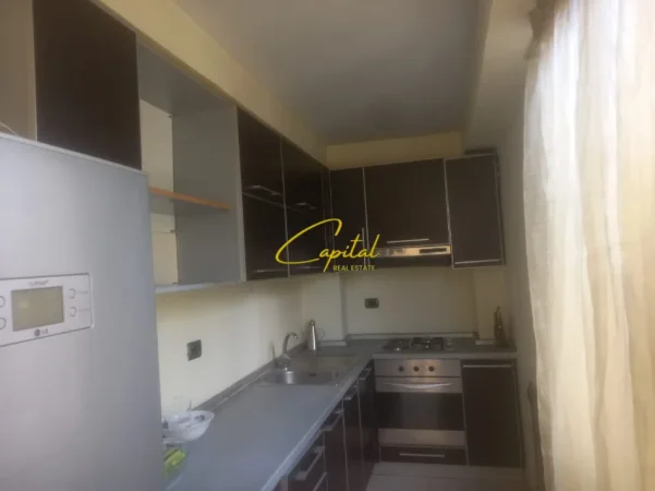 Tirane, jepet me qera apartament 2+1 Kati 2, 90 m² 600 € (21 DHJETORI)