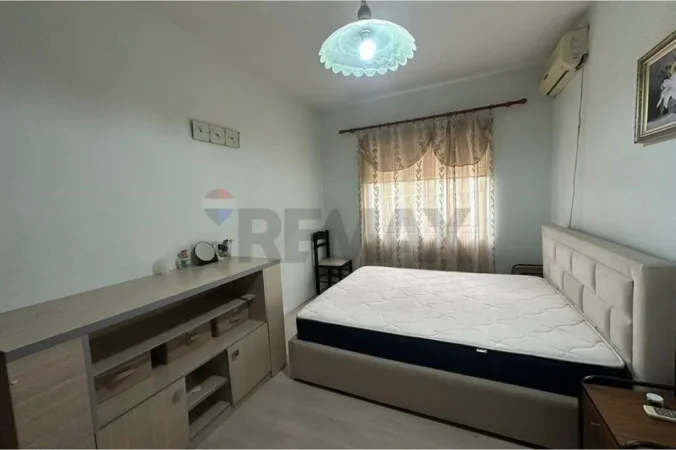 Tirane, jepet me qera apartament 2+1+Ballkon , (irfan tonini)
