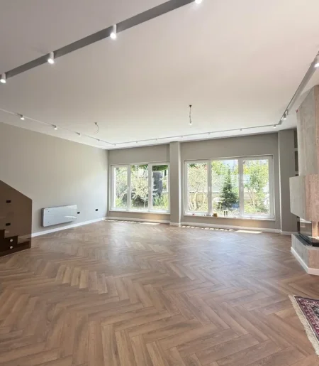 Tirane, jepet me qera Vile 4+1 , 500 m² 6.000 € 