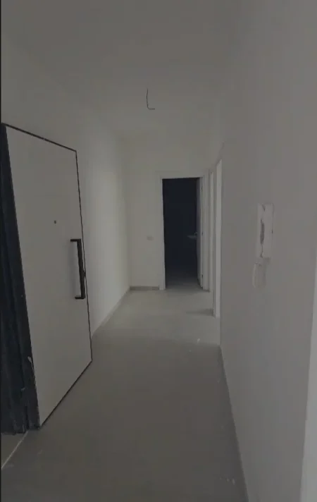 Tirane, shitet apartament 2+1 Kati 1, 160000 € (Universe City)