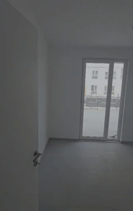 Tirane, shitet apartament 2+1 Kati 1, 160000 € (Universe City)