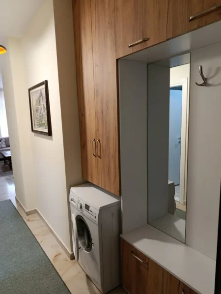 Tirane, jepet me qera apartament 1+1 Kati 4, 66 m² 500 € (Rruga e Dibrës)