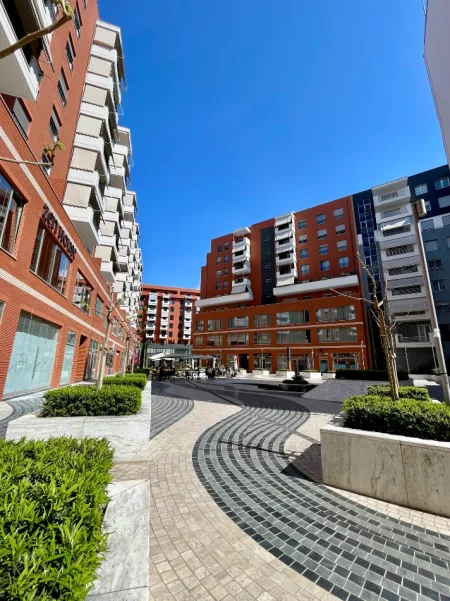 Tirane, jepet me qera apartament 1+1+Ballkon Kati 3, 75 m² 700 € (Kompleksi Delijorgji)