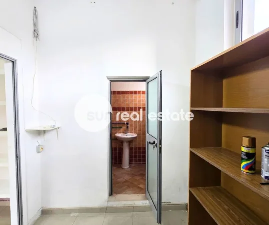Shkoder, jepet me qera ambjent biznesi Kati 2, 86 m² (PEDONALE QENDER)