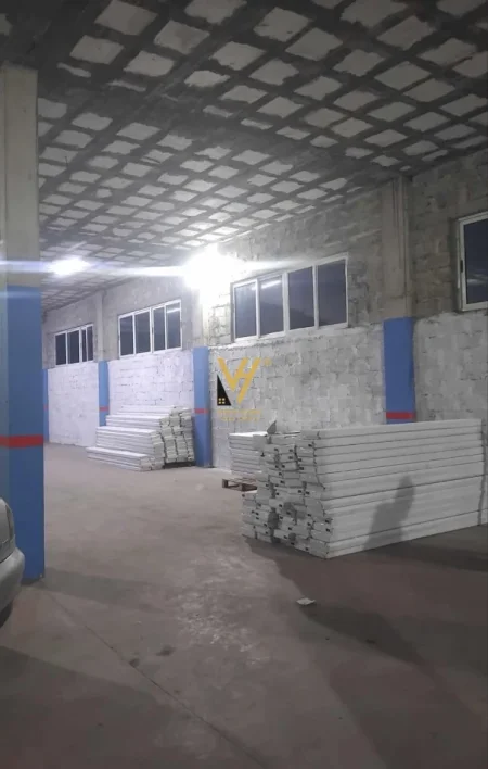 Shqiperi, jepet me qera ambjent biznesi Kati 0, 400 m² 1.250 € (VORE)