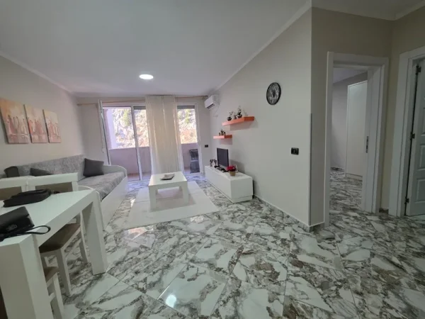 🏖️ SHITET APARTAMENT 1+1 NË SHËNGJIN – TWIN TOWERS 🌊
