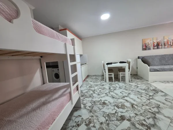 🏖️ SHITET APARTAMENT 1+1 NË SHËNGJIN – TWIN TOWERS 🌊