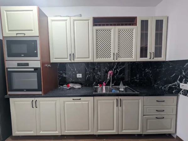 Shqiperi, jepet me qera apartament 2+1 Kati 2, 85 m² 700 € (DON BOSKO)