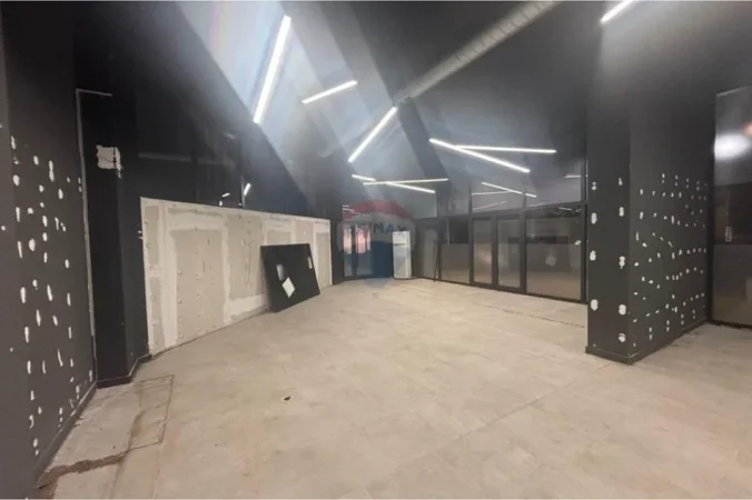 Tirane, jepet me qera , 210 m² 3.001 € 