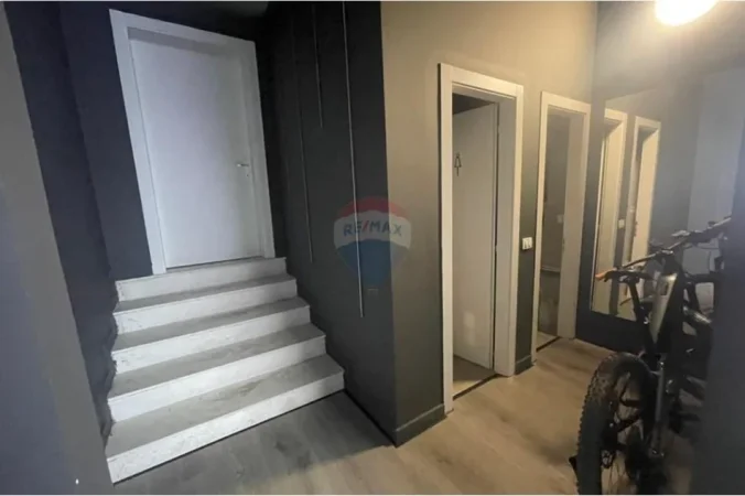 Tirane, jepet me qera , 210 m² 3.001 € 