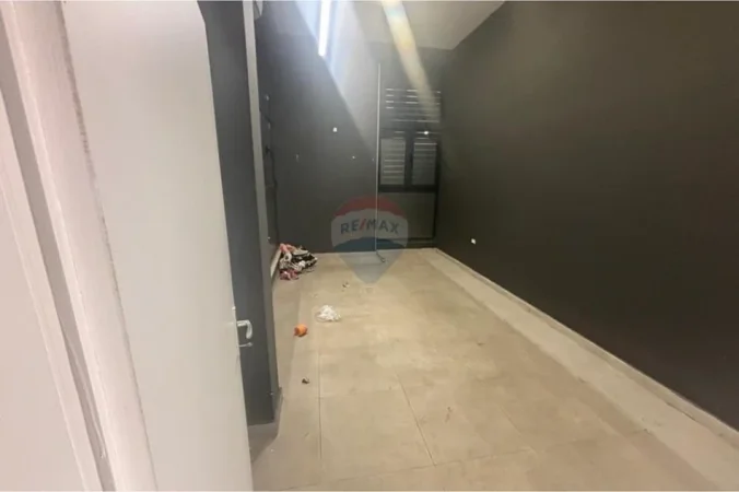 Tirane, jepet me qera , 210 m² 3.001 € 