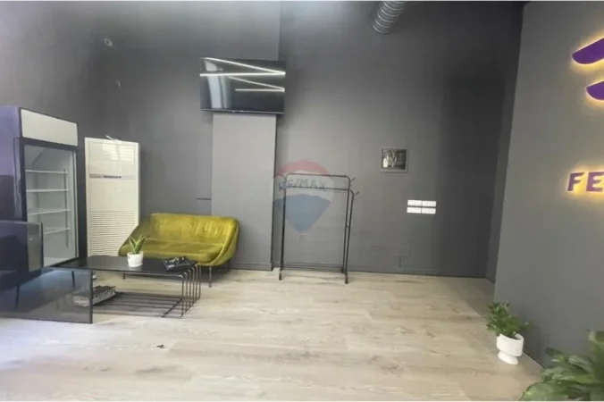 Tirane, jepet me qera , 210 m² 3.001 € 