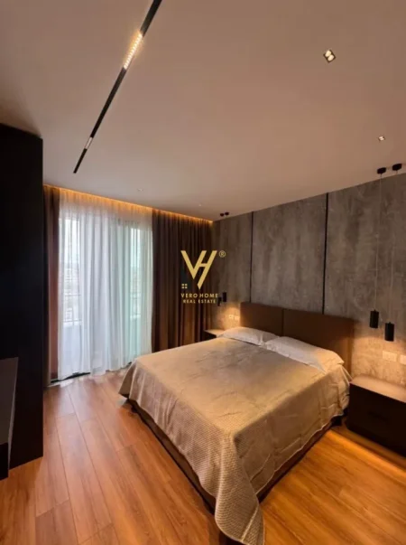Tirane, jepet me qera apartament 1+1+Ballkon Kati 6, 70 m² 800 € (JORDAN MISJA)