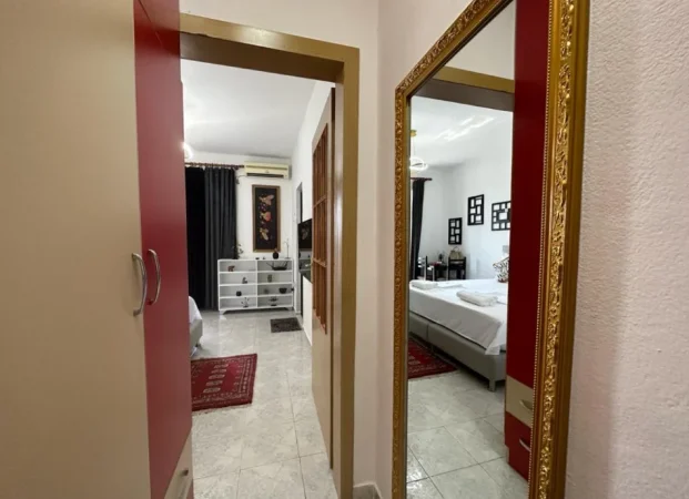 Tirane, jepet me qera garsonier Kati 7, 38 m² 350 € (Rruga Ferit Xhajko (ish Restorant Durrësi))