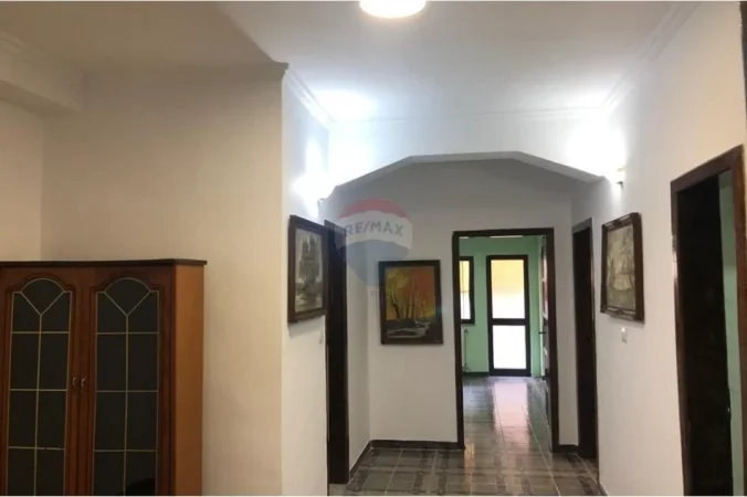 Tirane, jepet me qera , 120 m² 650 € 
