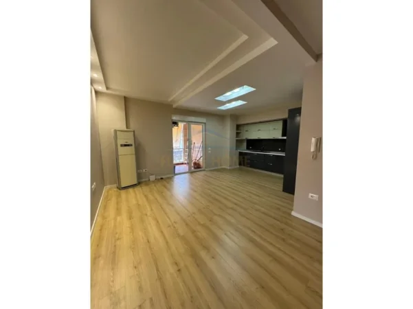 Tirane, shitet apartament 2+1 Kati 7, 91 m² 198.000 € (Oxhaku)