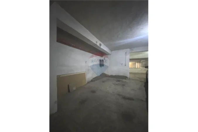 Tirane, shitet garazh | post parkimi , 15 m² 35.000 €