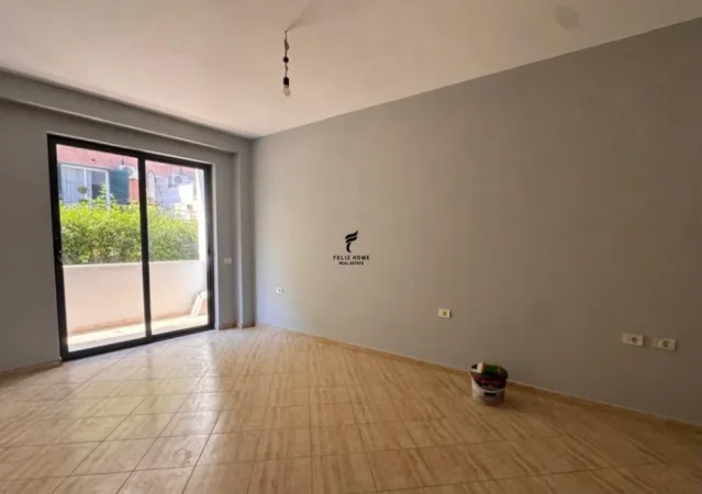 Tirane, jepet me qera zyre , 110 m² 450 € (KODRA E DIELLIT 1)