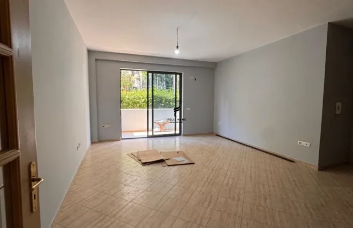 Tirane, jepet me qera zyre , 110 m² 450 € (KODRA E DIELLIT 1)