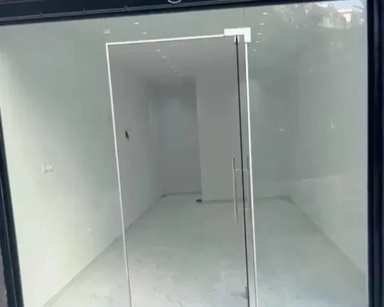 Tirane, shitet dyqan Kati 0, 38 m² 85.000 € (Rruga Don Bosko)