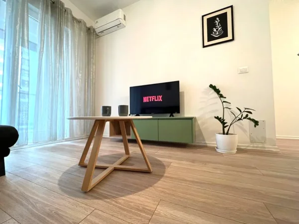 Tirane, jepet me qera apartament 1+1+Ballkon Kati 3, 70 m² 700 € 