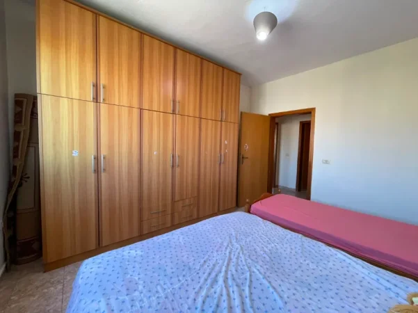 Tirane, jepet me qera apartament 1+1 Kati 5, 70 m² 350 € (Komuna e Parisit)