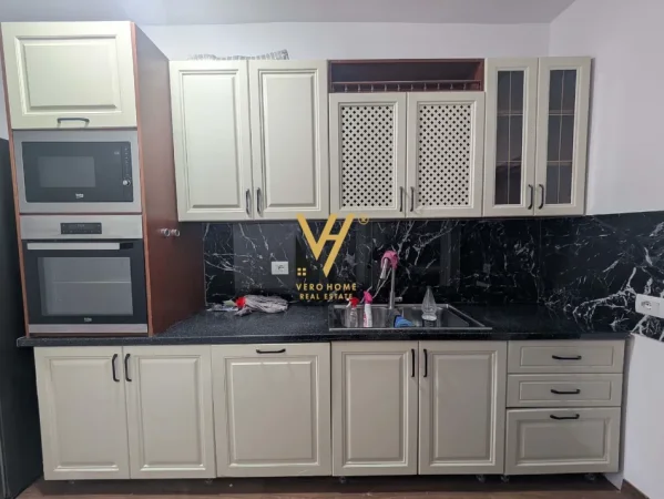 Tirane, jepet me qera apartament 2+1+Ballkon Kati 2, 83 m² 750 € (DON BOSKO)