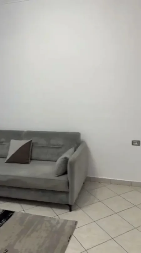 🏠 JEPET ME QERA APARTAMENT 2+1 NË SHKOZË 🏠,  350 MIJE LEKEE