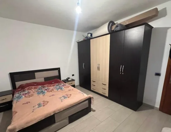 Tirane, jepet me qera apartament 1+1+Ballkon Kati 7, 70 m² 450 € (rruga ASIM VOKSHI)